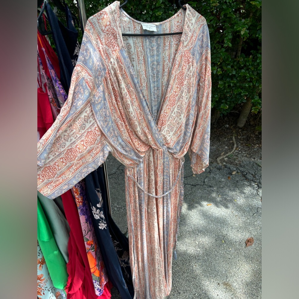 Flowy romper with waist tie